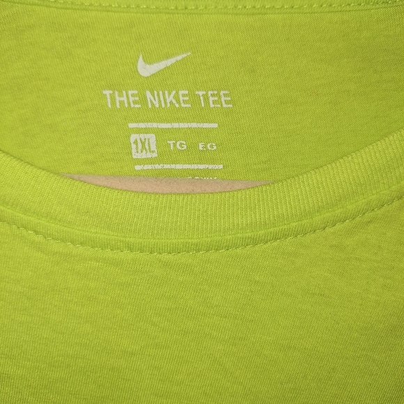 Nike Lime Green Crop Top - Picture 3 of 3